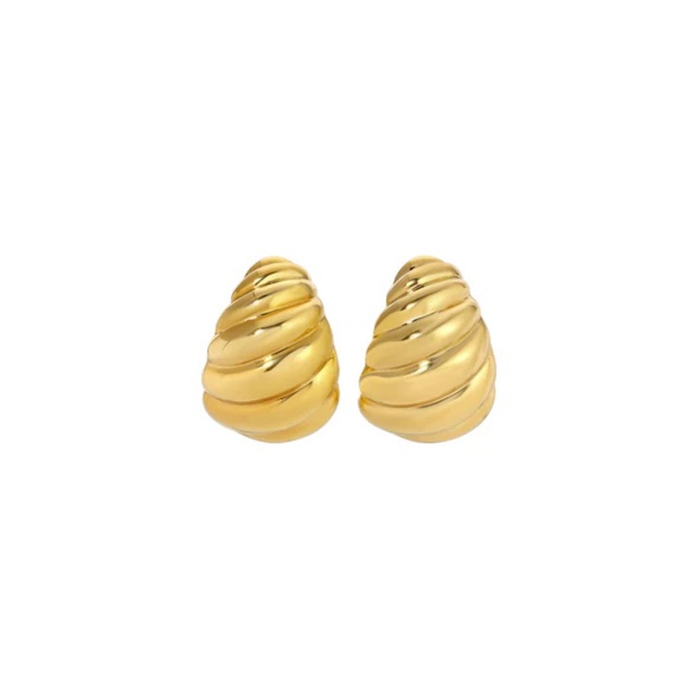 Heaven Mayhem - Shell Gold Earrings